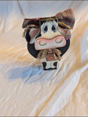 2/30$ Vintage Black and White Cow Head Accent with Plaid Bow